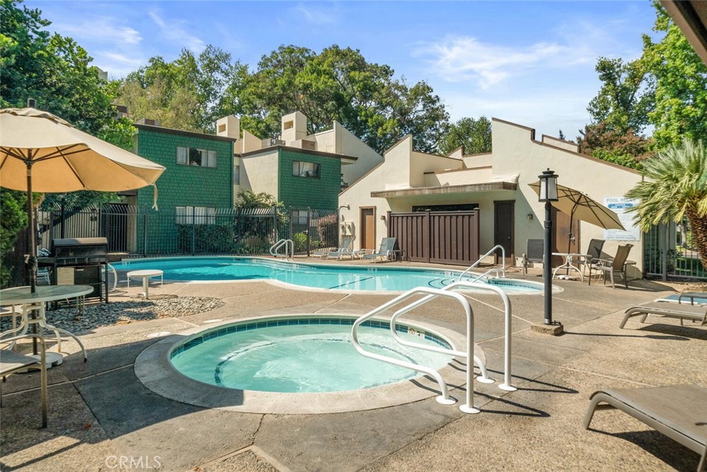 555 Vallombrosa Avenue 55