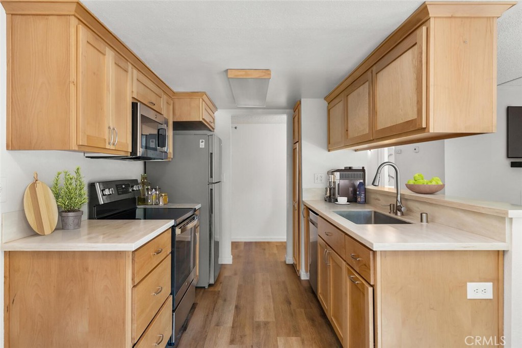 555 Vallombrosa Avenue 55