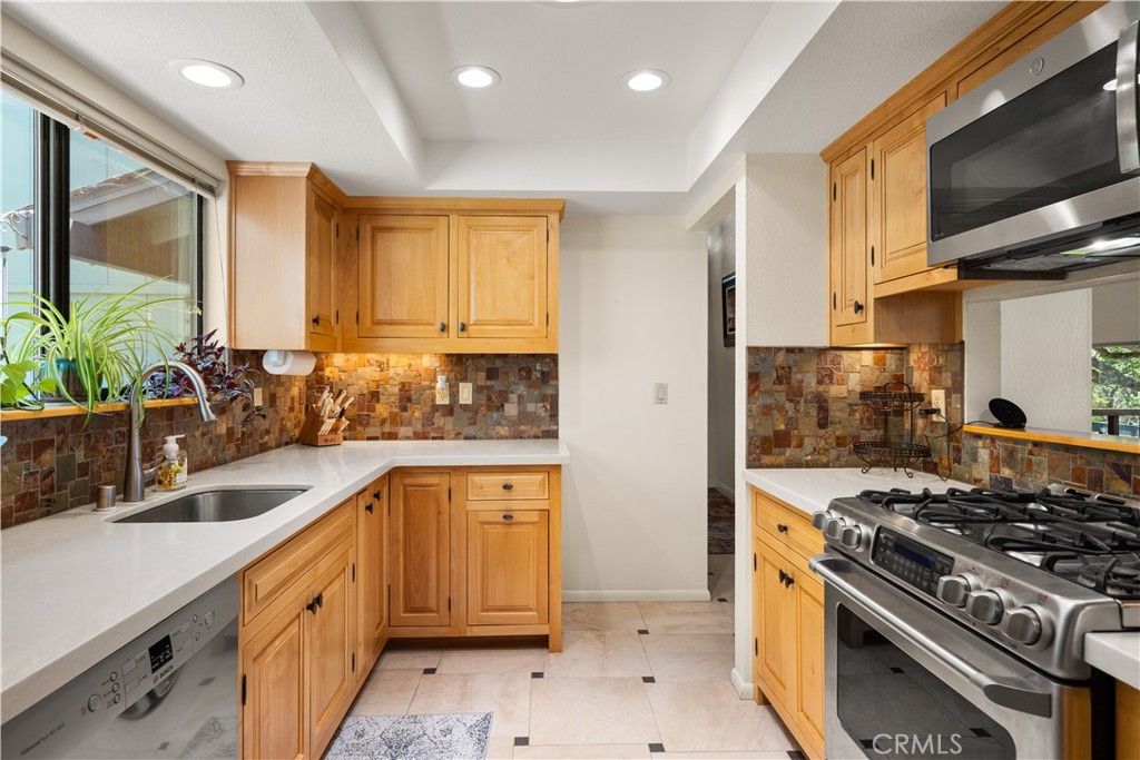 3436 Keefer Road