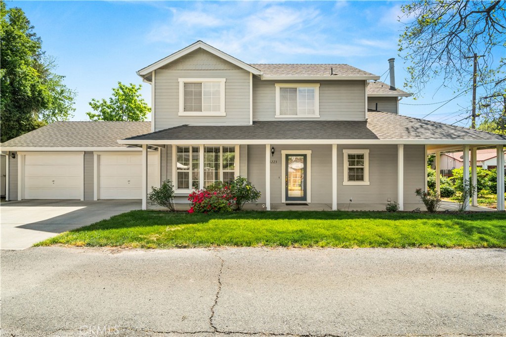 1223 Spruce Avenue