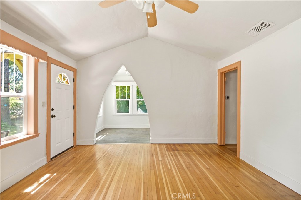 146 W 7th Avenue