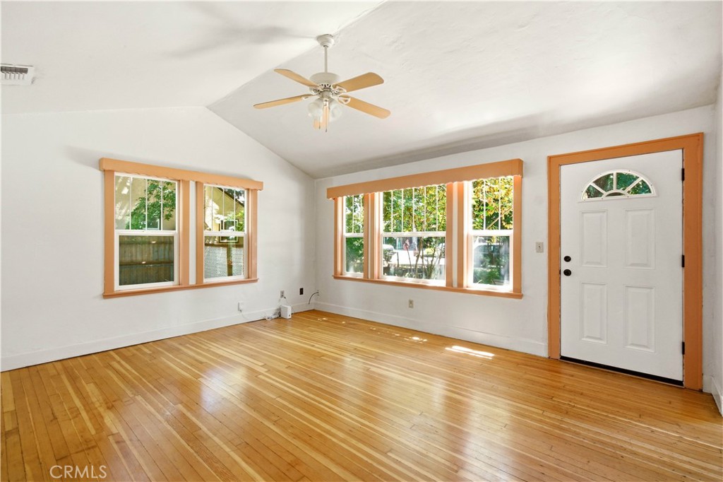 146 W 7th Avenue