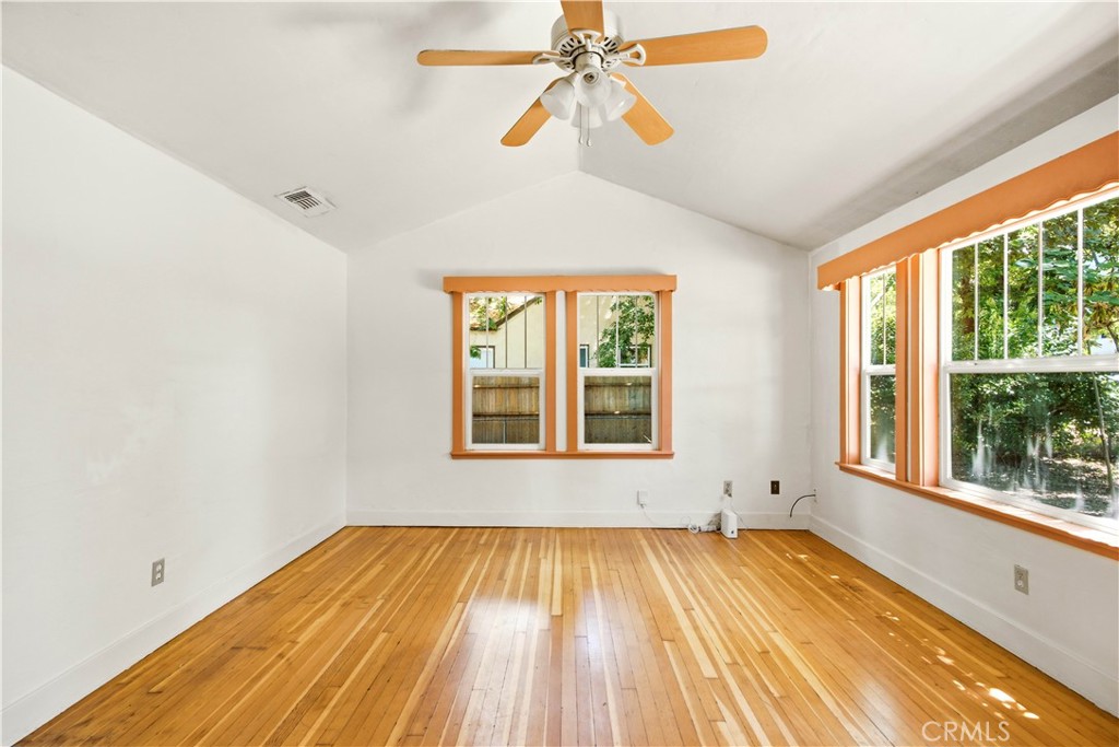 146 W 7th Avenue