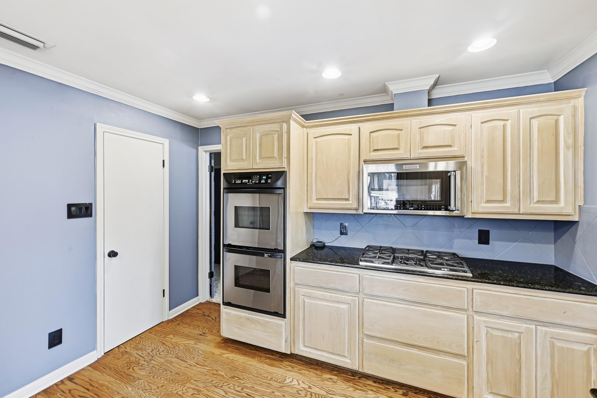 10923 Preston Trails DR