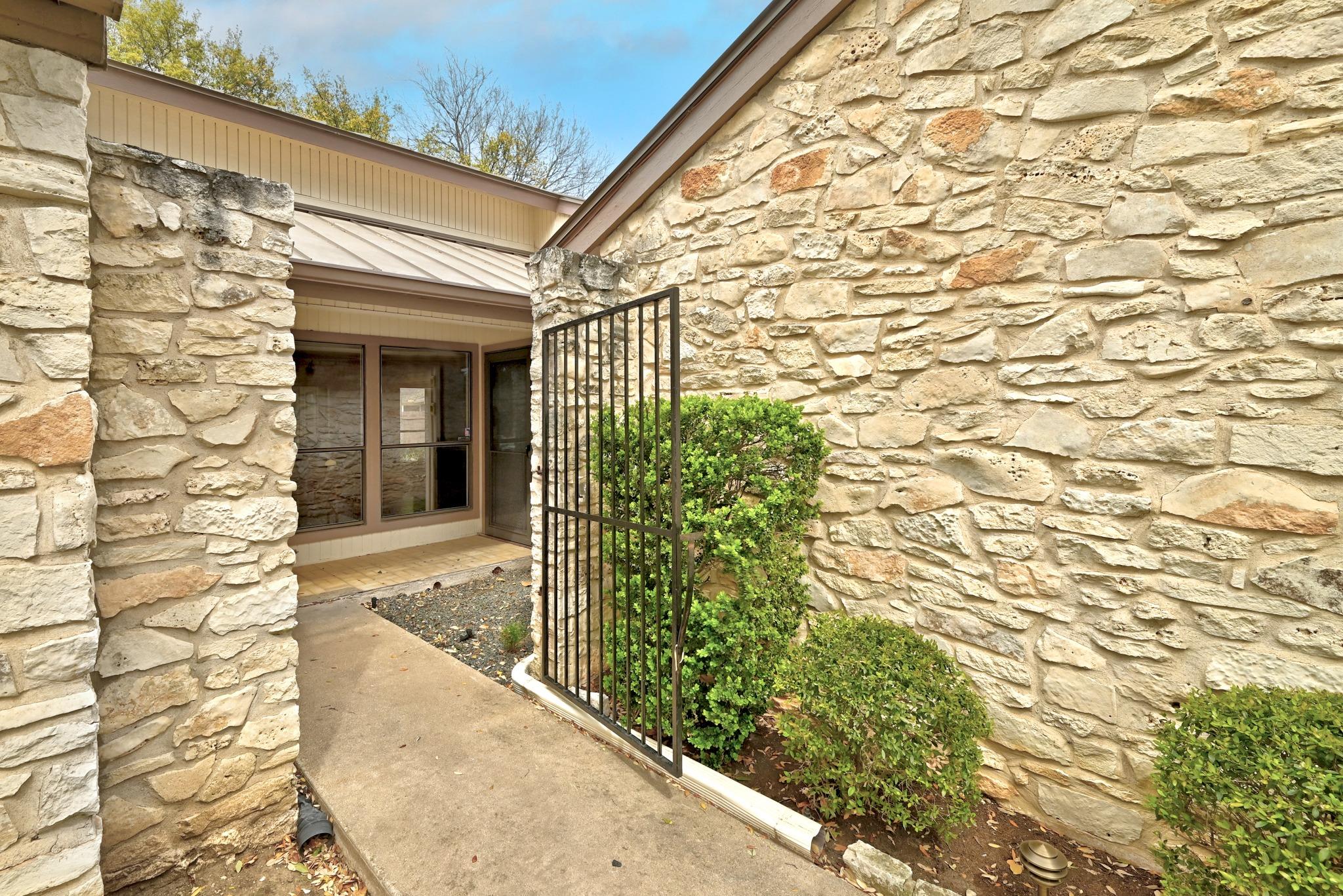 10923 Preston Trails DR