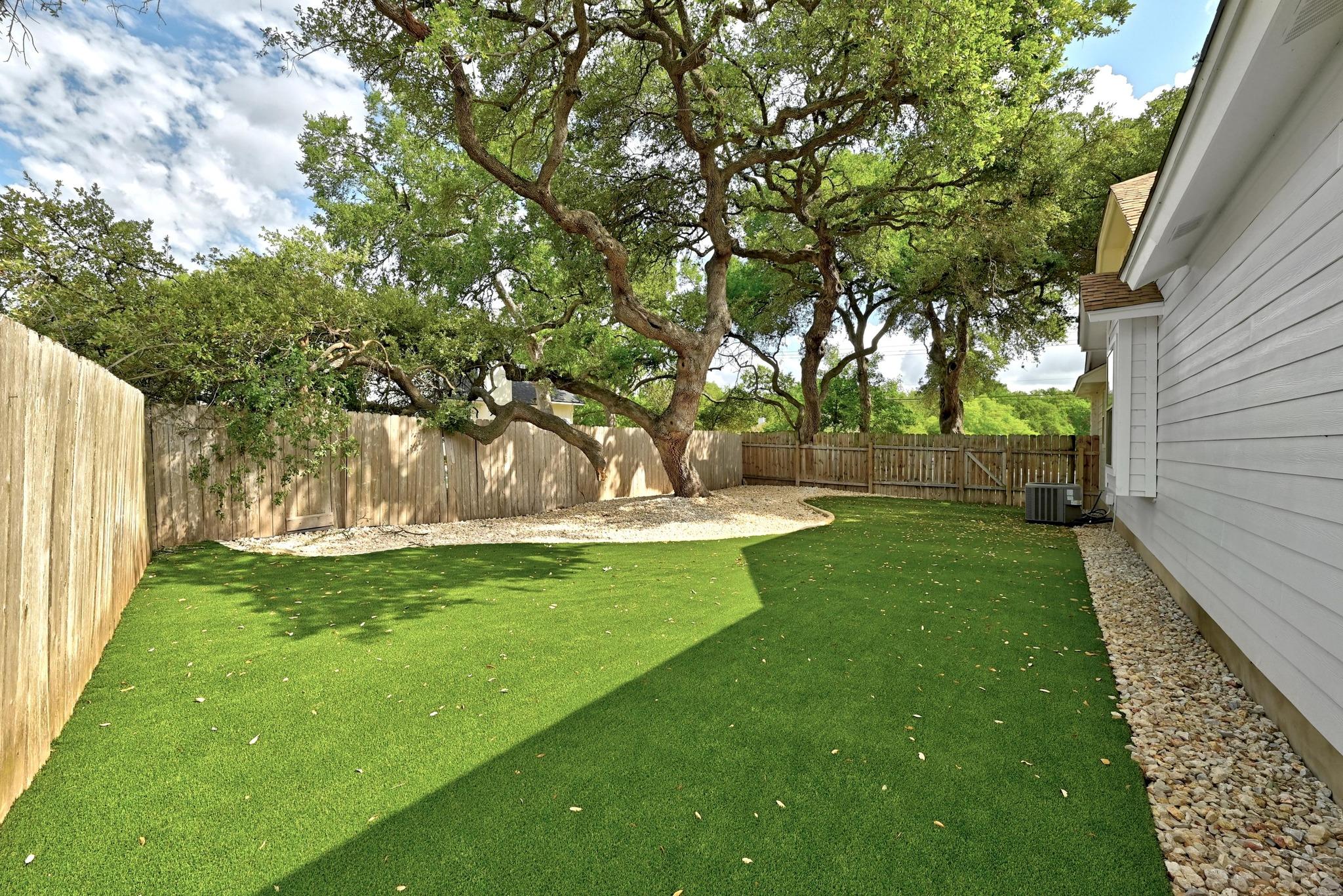 5807 Convict Hill RD