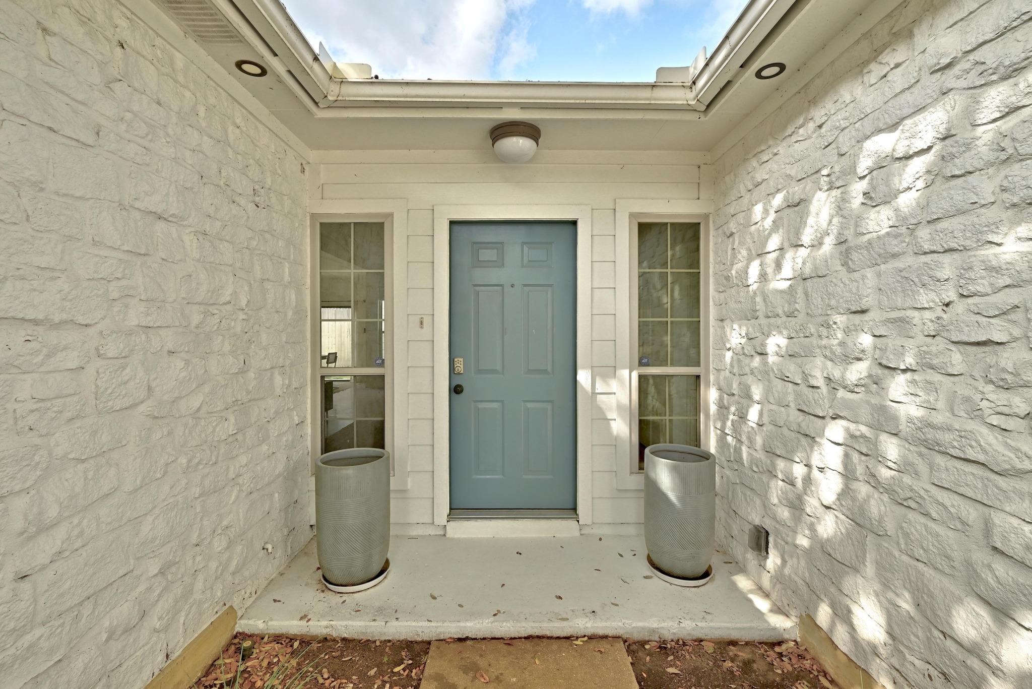 5807 Convict Hill RD