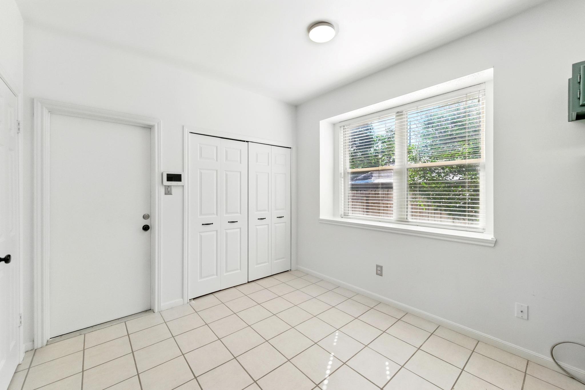 5807 Convict Hill RD