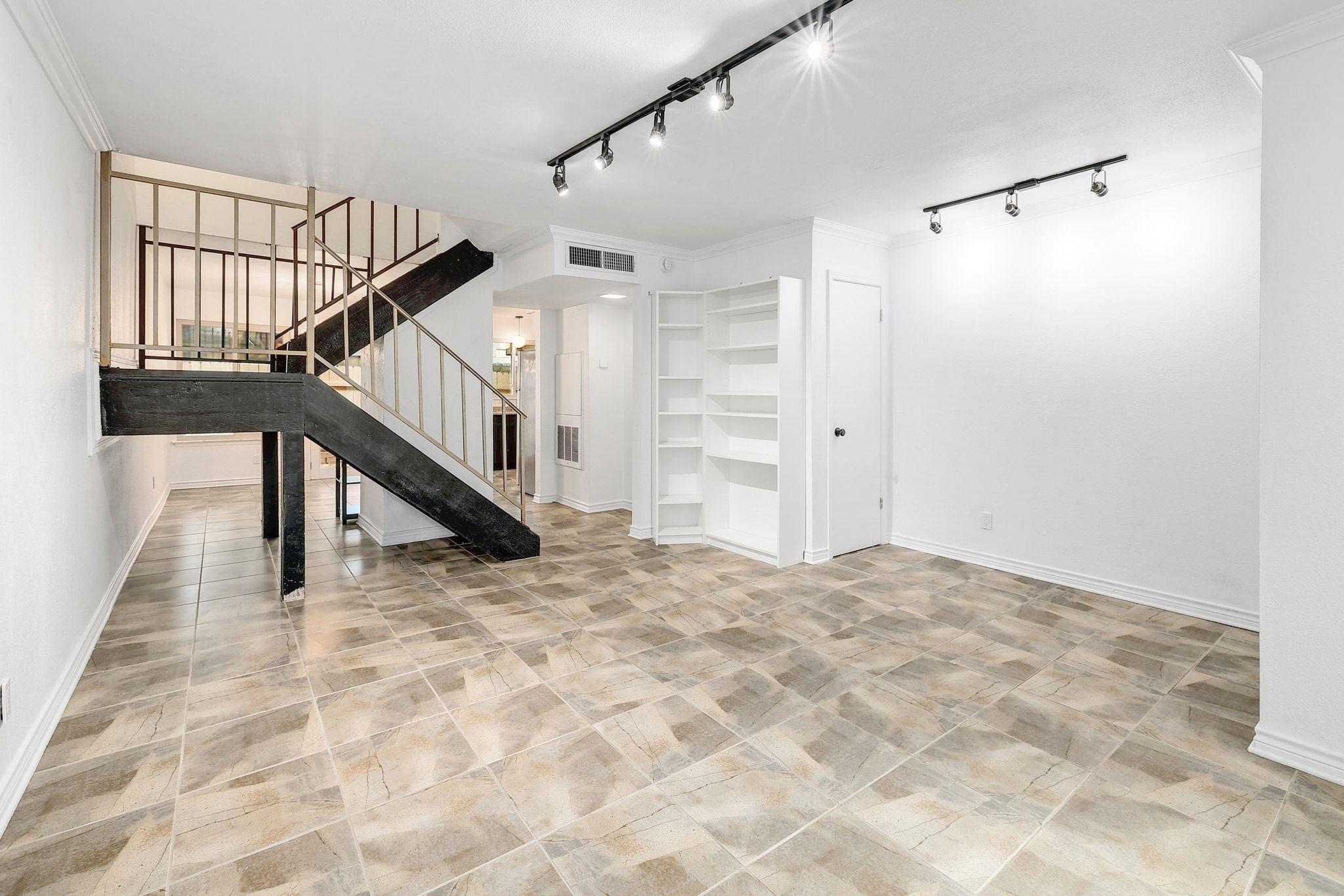 9534 Quail Village LN