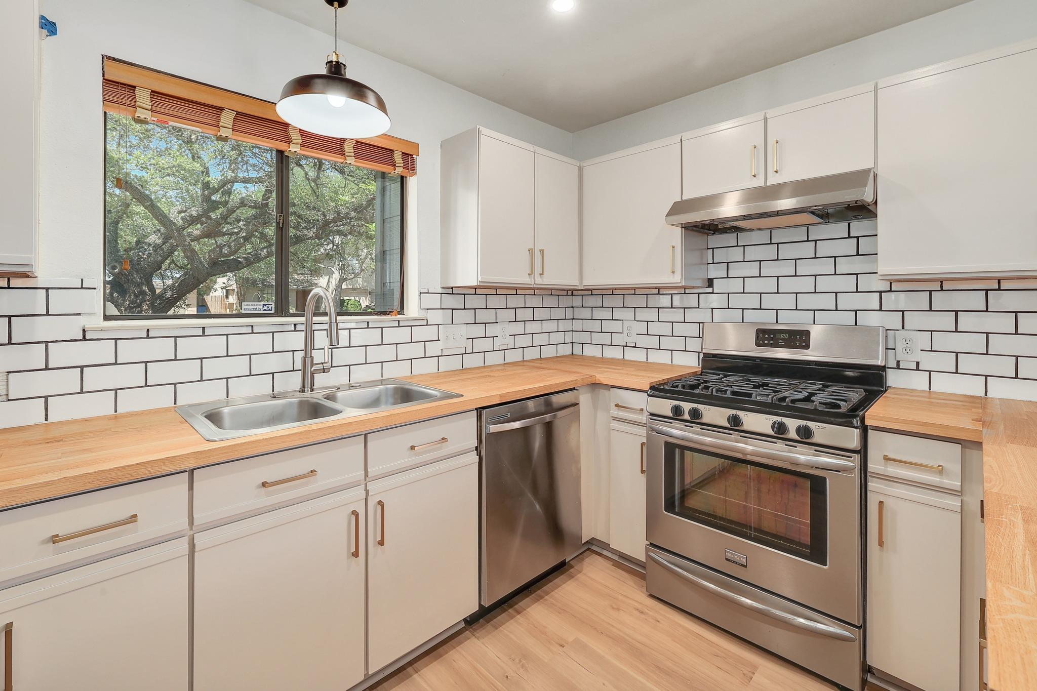 2205 Waterway BND