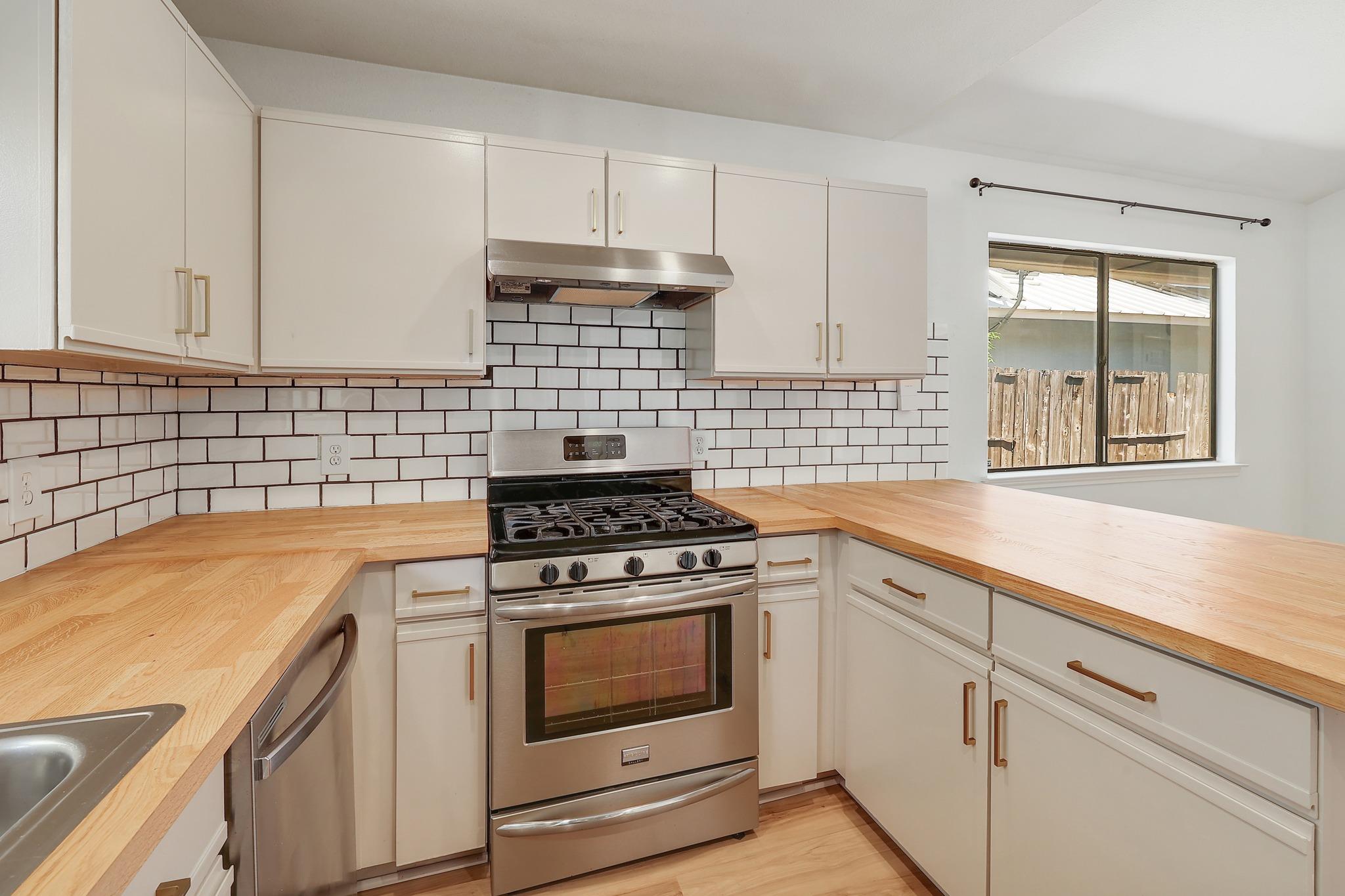 2205 Waterway BND