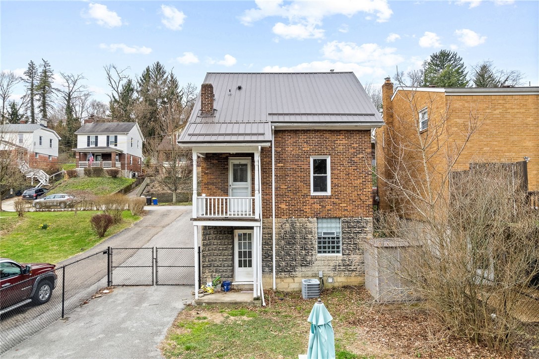 833 Vallevista Ave