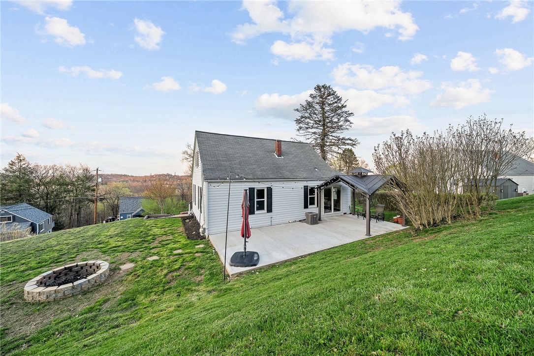 3130 Ridgeway Dr