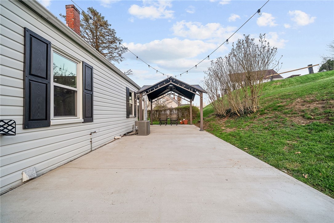 3130 Ridgeway Dr