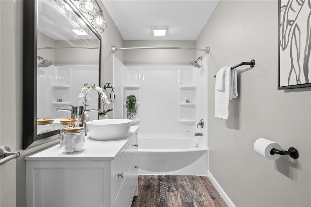 3130 Ridgeway Dr