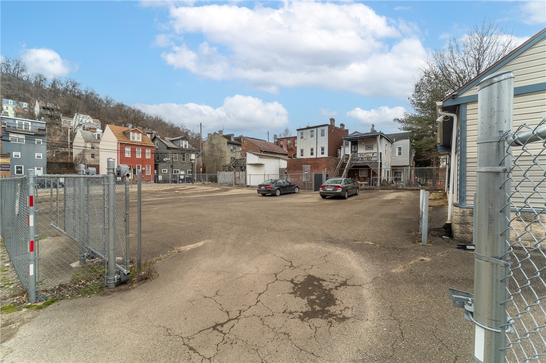 853 Spring Garden Ave