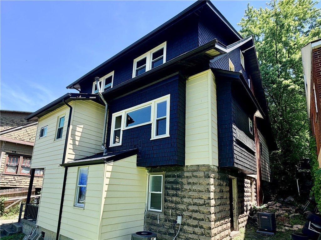 5725 Verona Rd