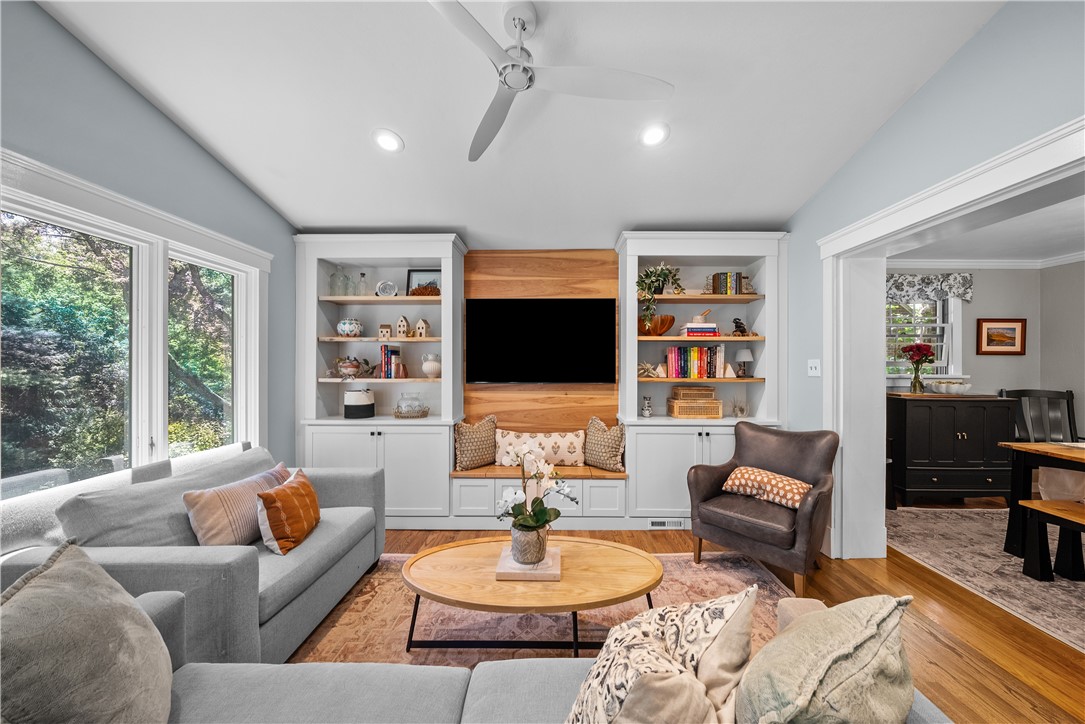 179 Inglewood Dr