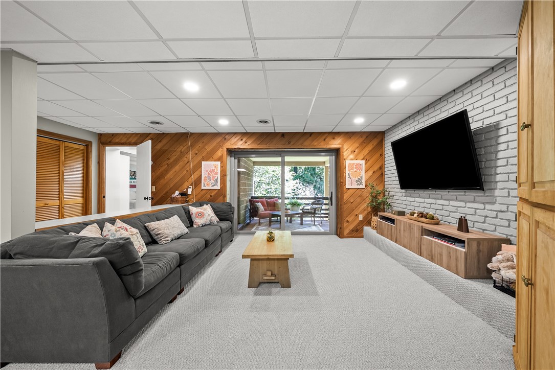 179 Inglewood Dr