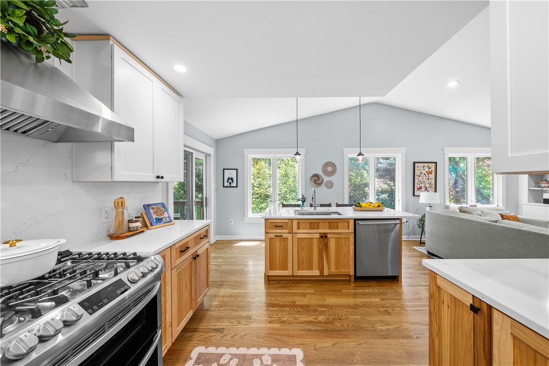 179 Inglewood Dr