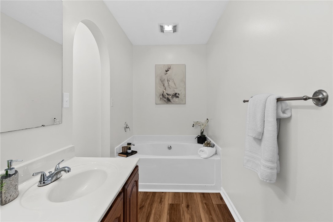 1136 Arrowhead Dr