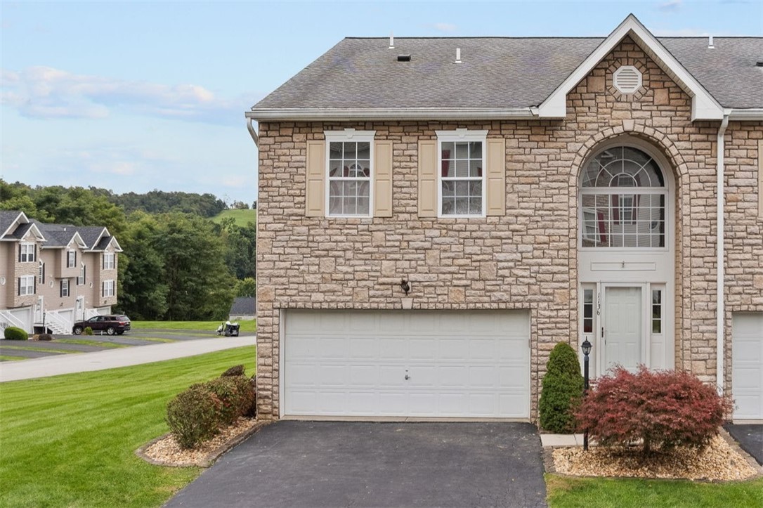 1136 Arrowhead Dr