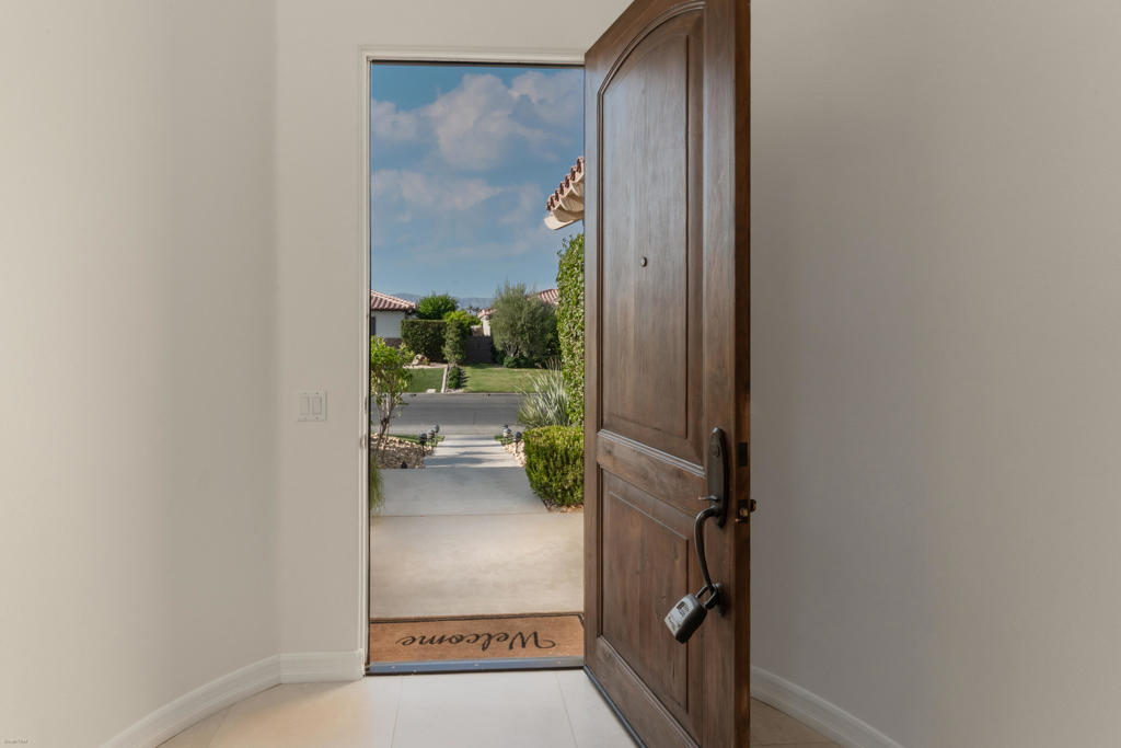 77363 Sky Mesa Lane