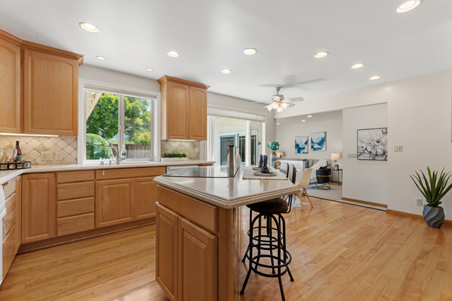 11108 Sutherland Avenue