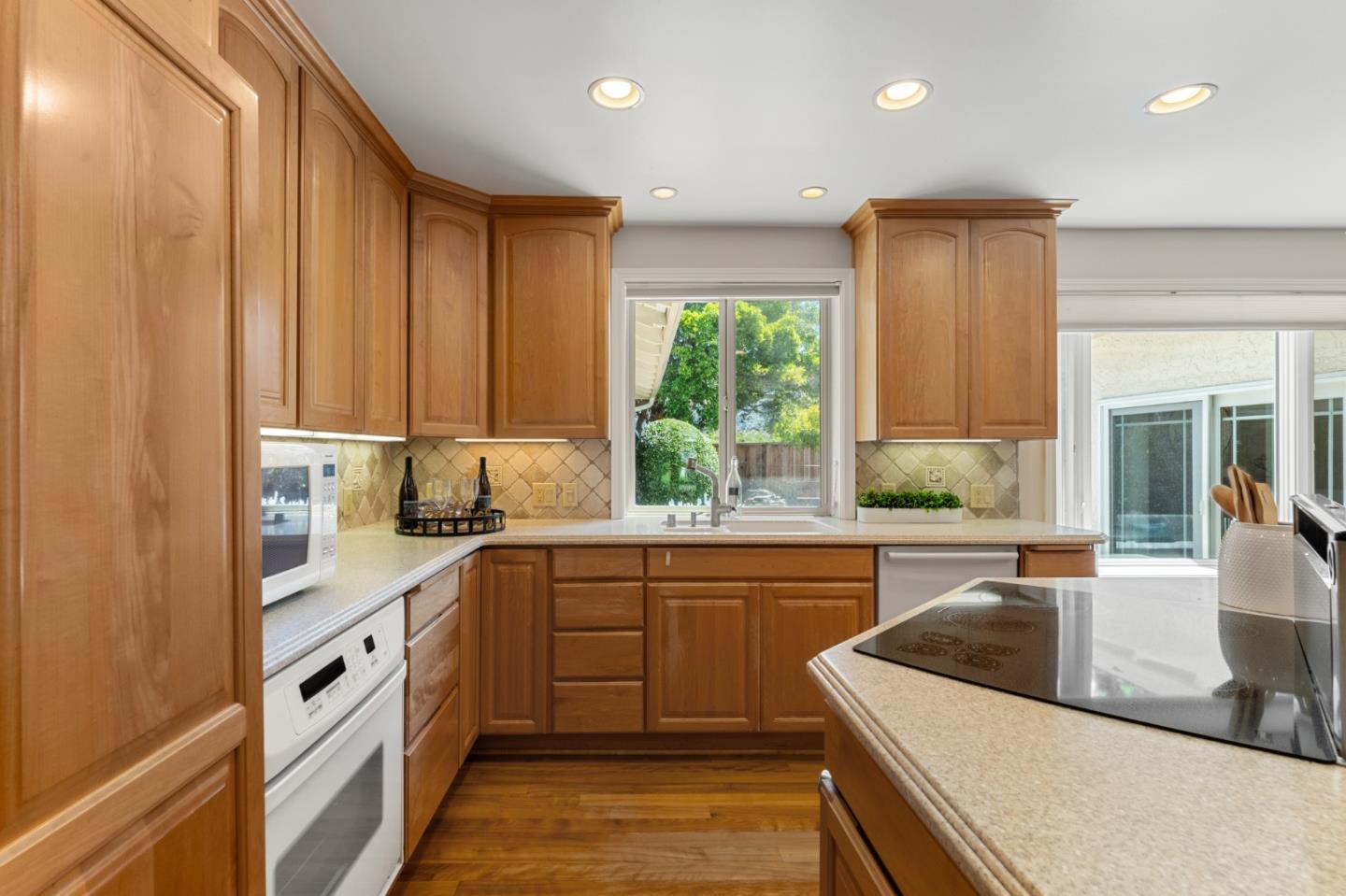 11108 Sutherland Avenue