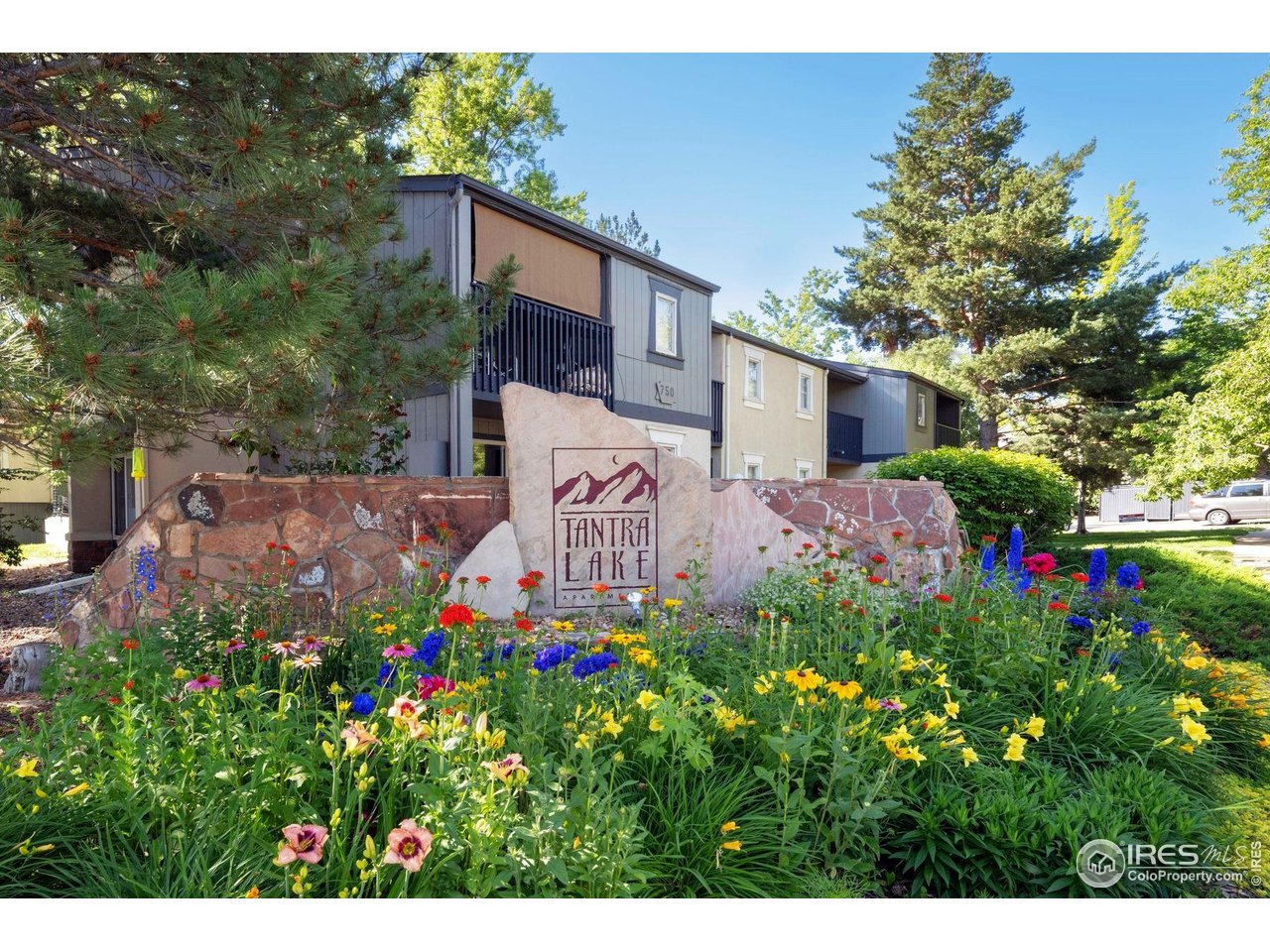860 W Moorhead Cir 1-i