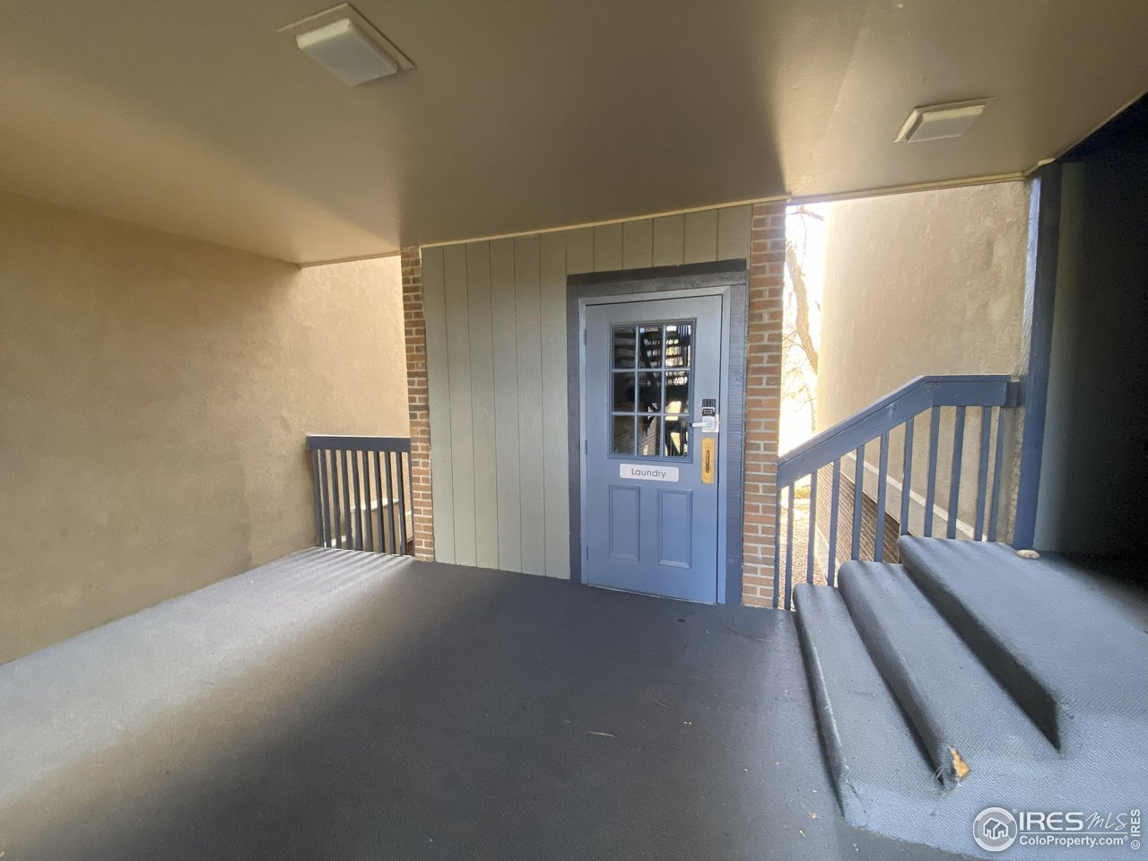 860 W Moorhead Cir 1-i