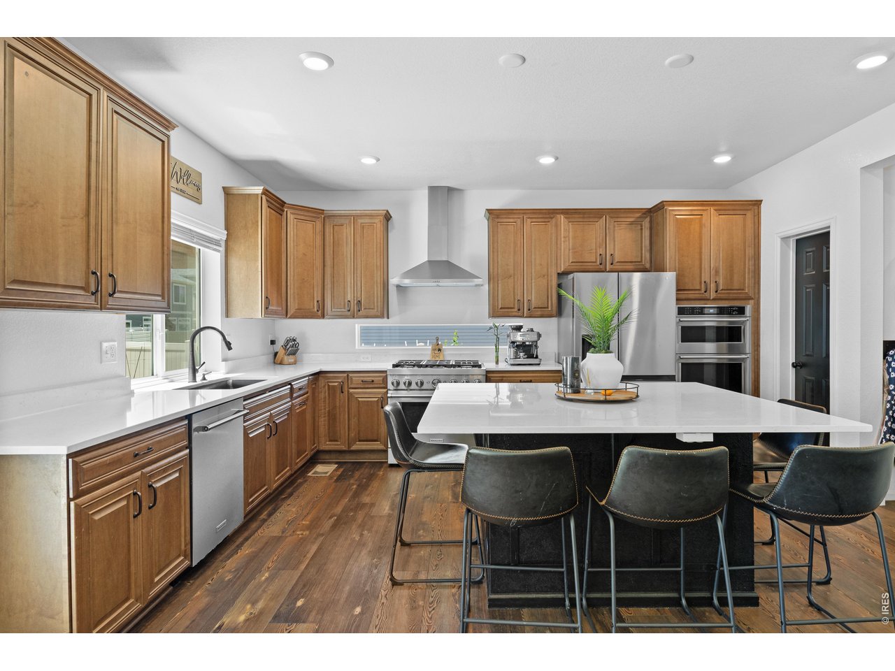 4372 Alderwood Dr