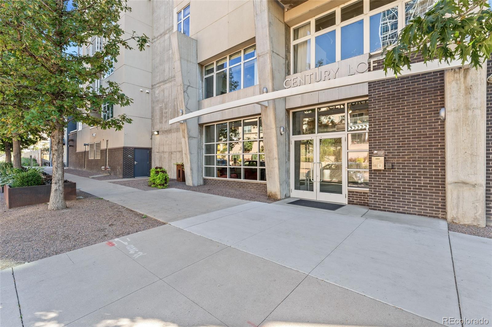 290 W 12th Avenue Unit: 303