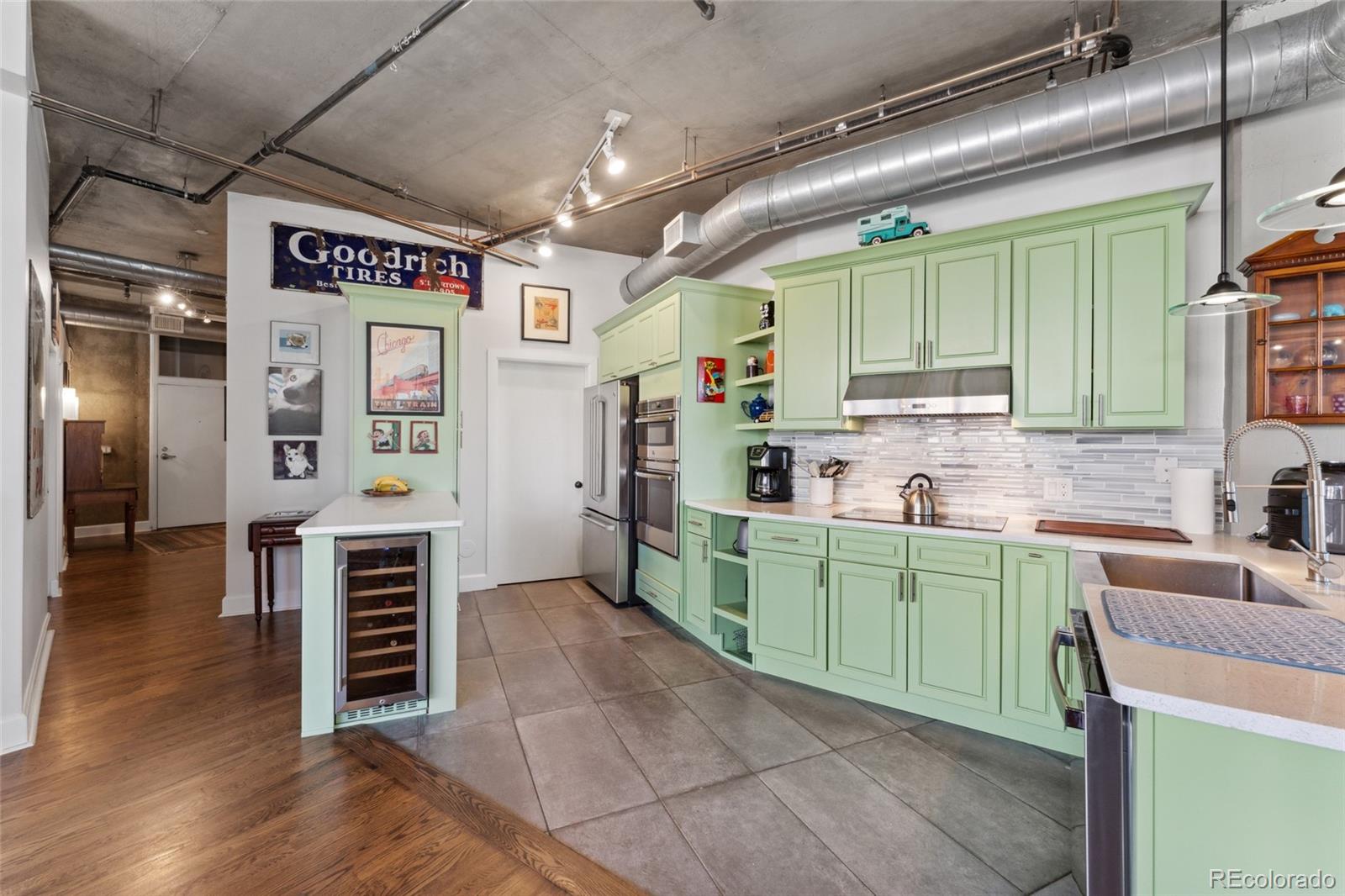 290 W 12th Avenue Unit: 303