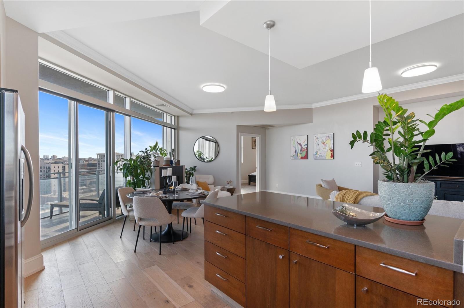 2001 Lincoln Street Unit: 1522