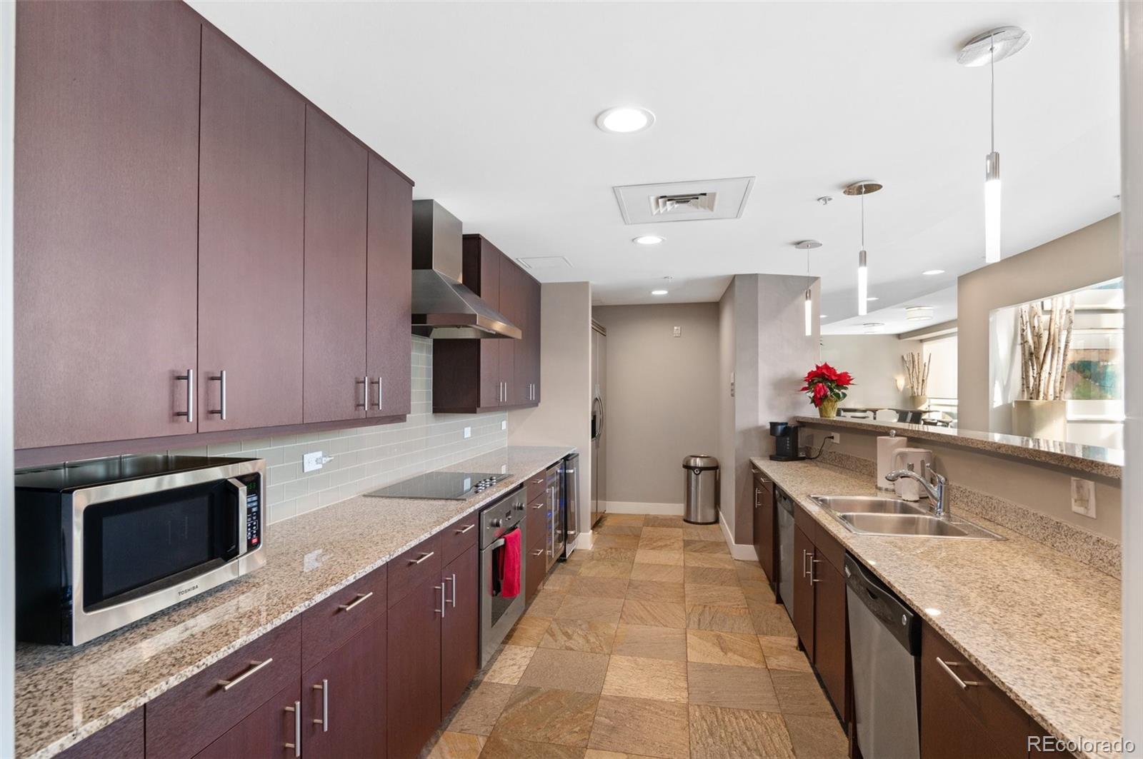 2001 Lincoln Street Unit: 1522