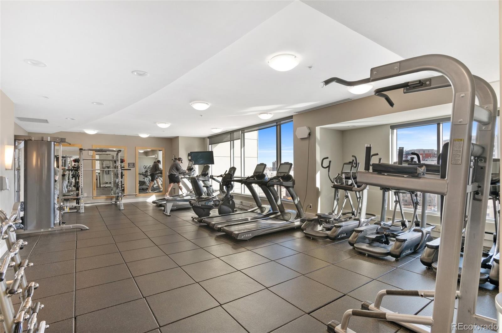 2001 Lincoln Street Unit: 1522