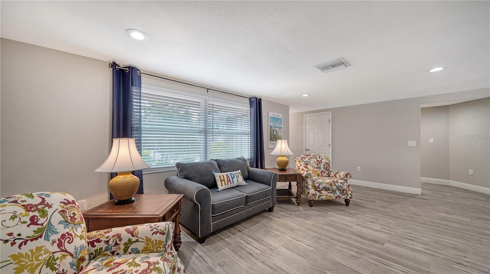 2513 CONSTITUTION BLVD