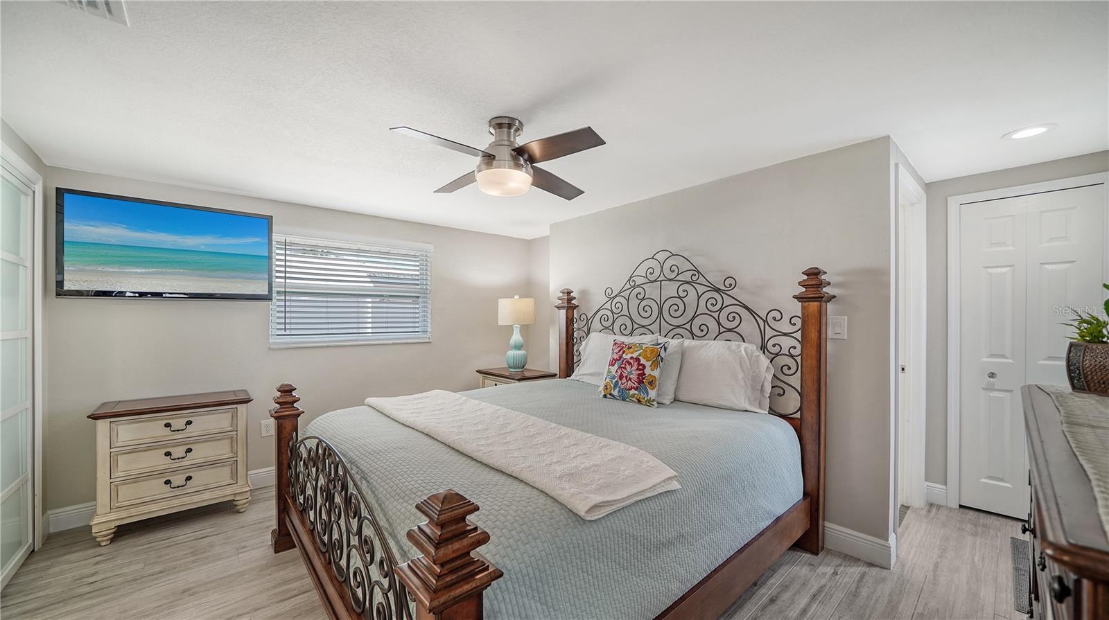 2513 CONSTITUTION BLVD