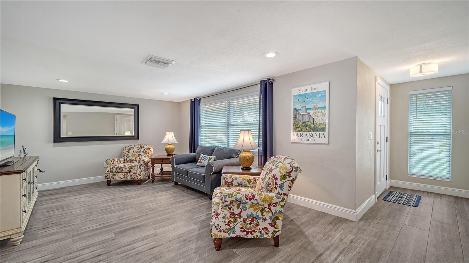 2513 CONSTITUTION BLVD