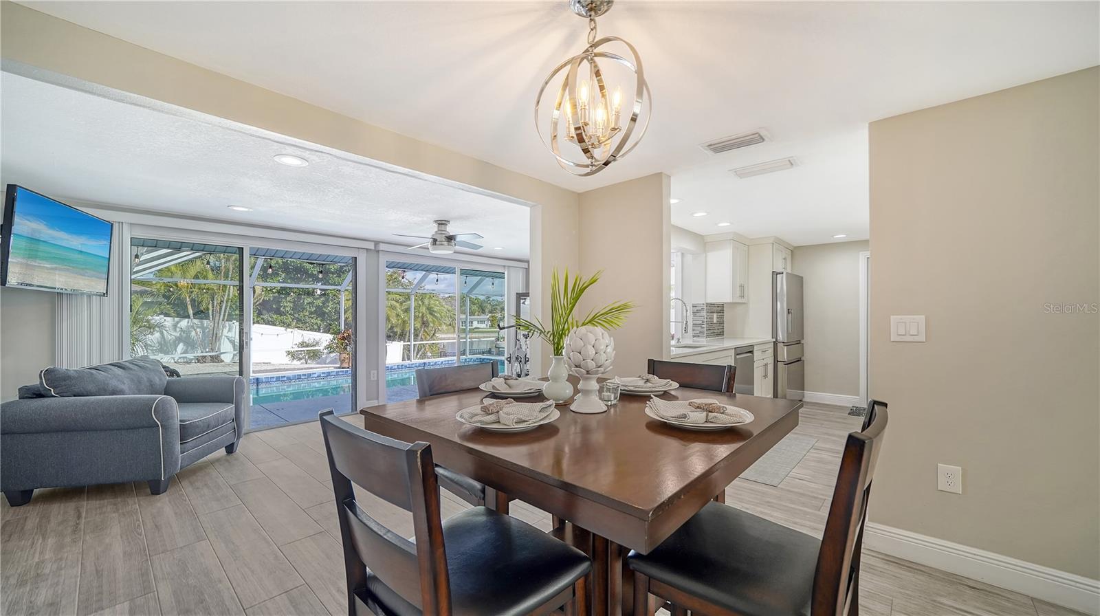 2513 CONSTITUTION BLVD