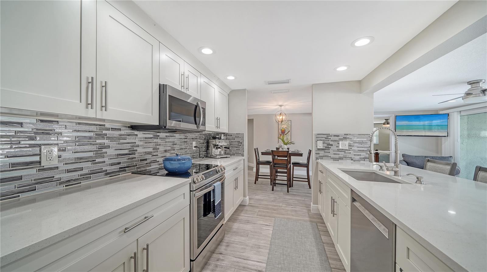 2513 CONSTITUTION BLVD