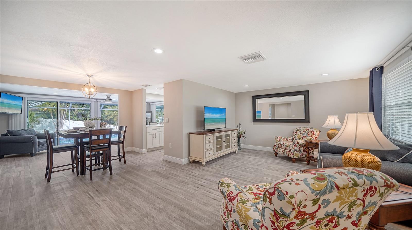 2513 CONSTITUTION BLVD