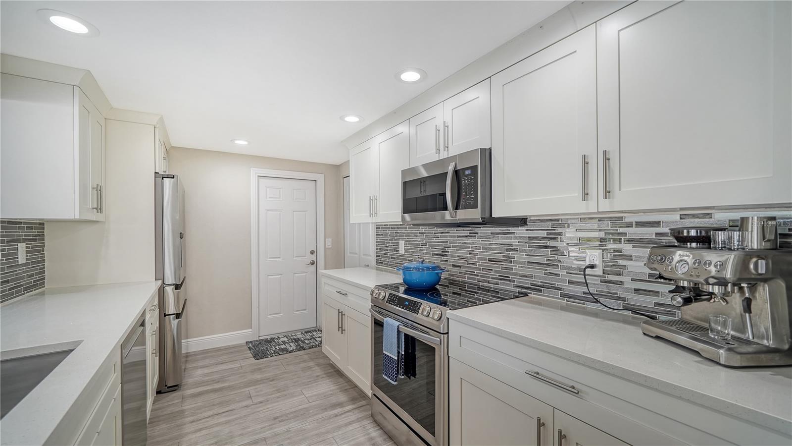 2513 CONSTITUTION BLVD