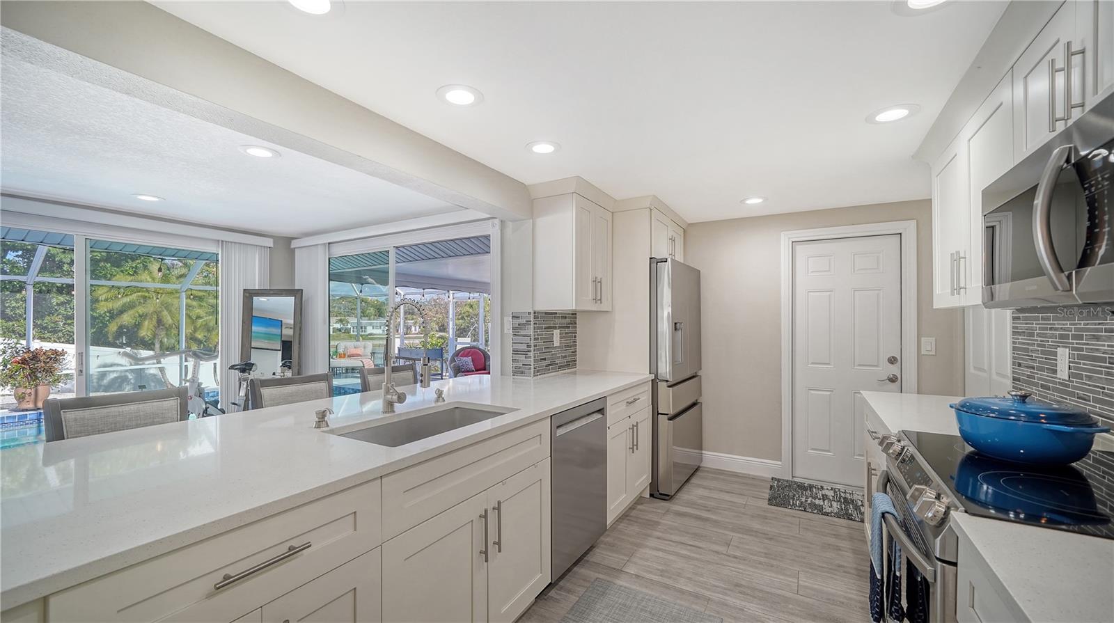 2513 CONSTITUTION BLVD