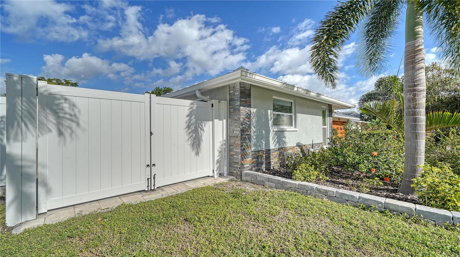 2513 CONSTITUTION BLVD