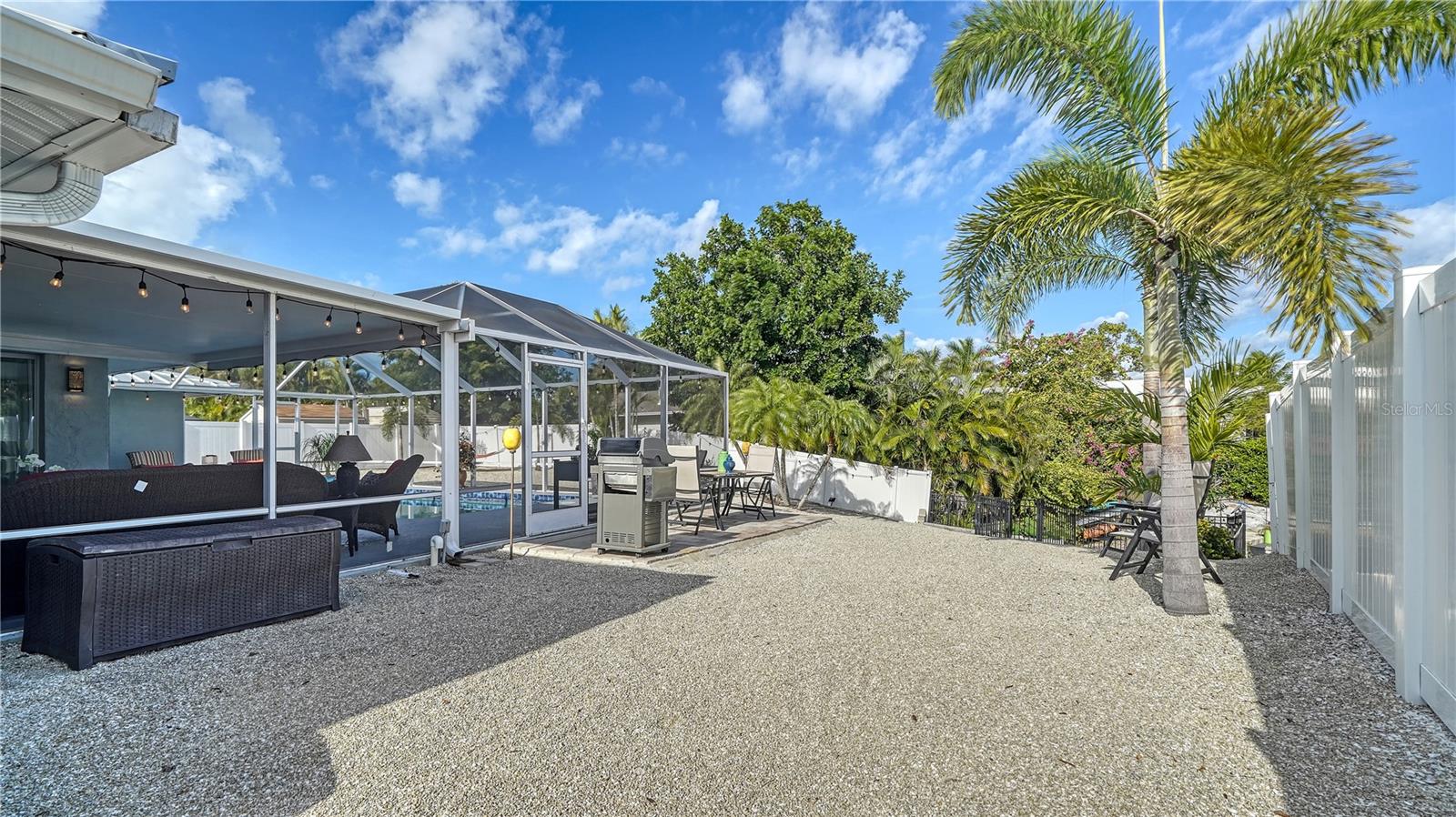 2513 CONSTITUTION BLVD