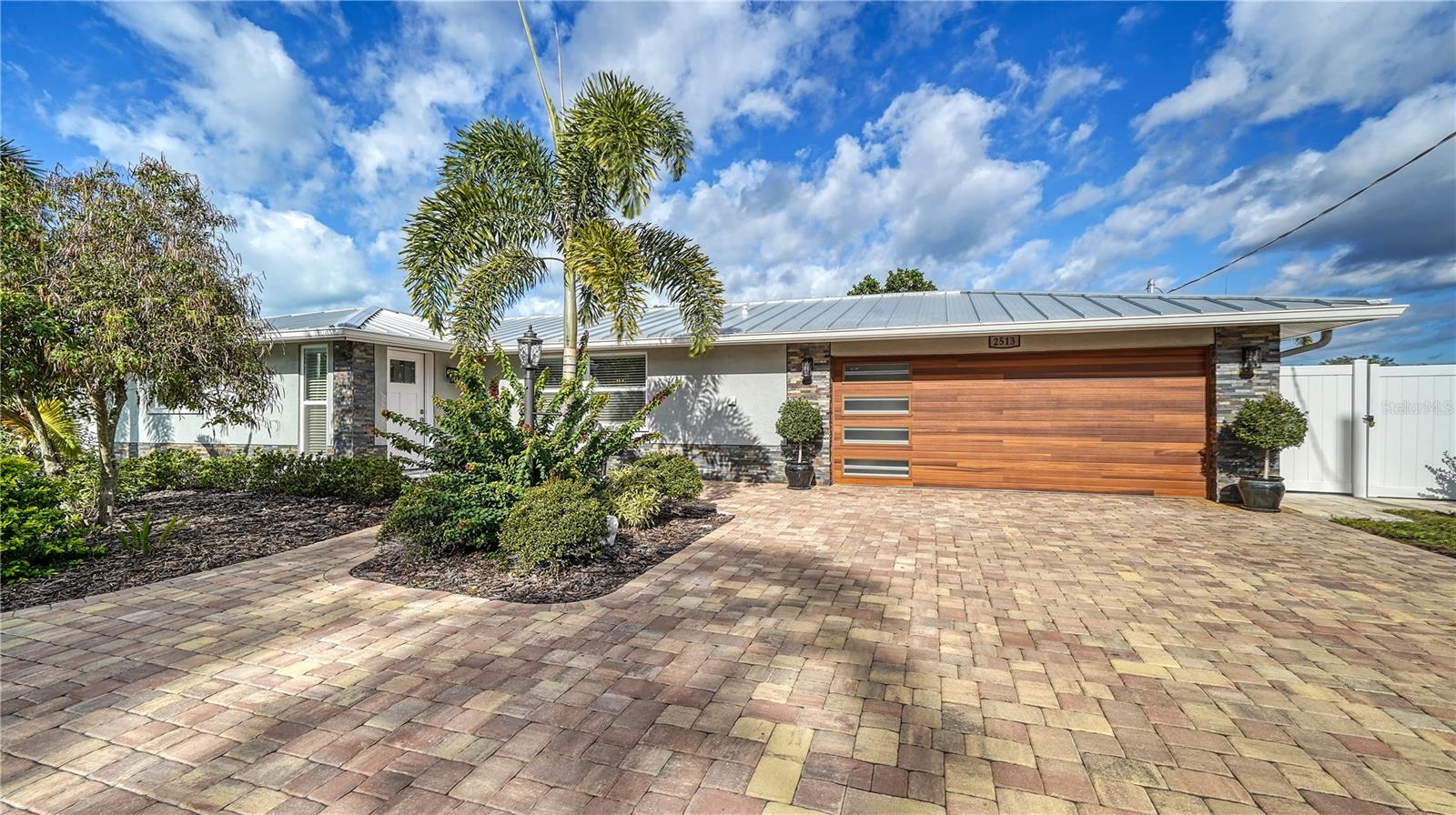 2513 CONSTITUTION BLVD