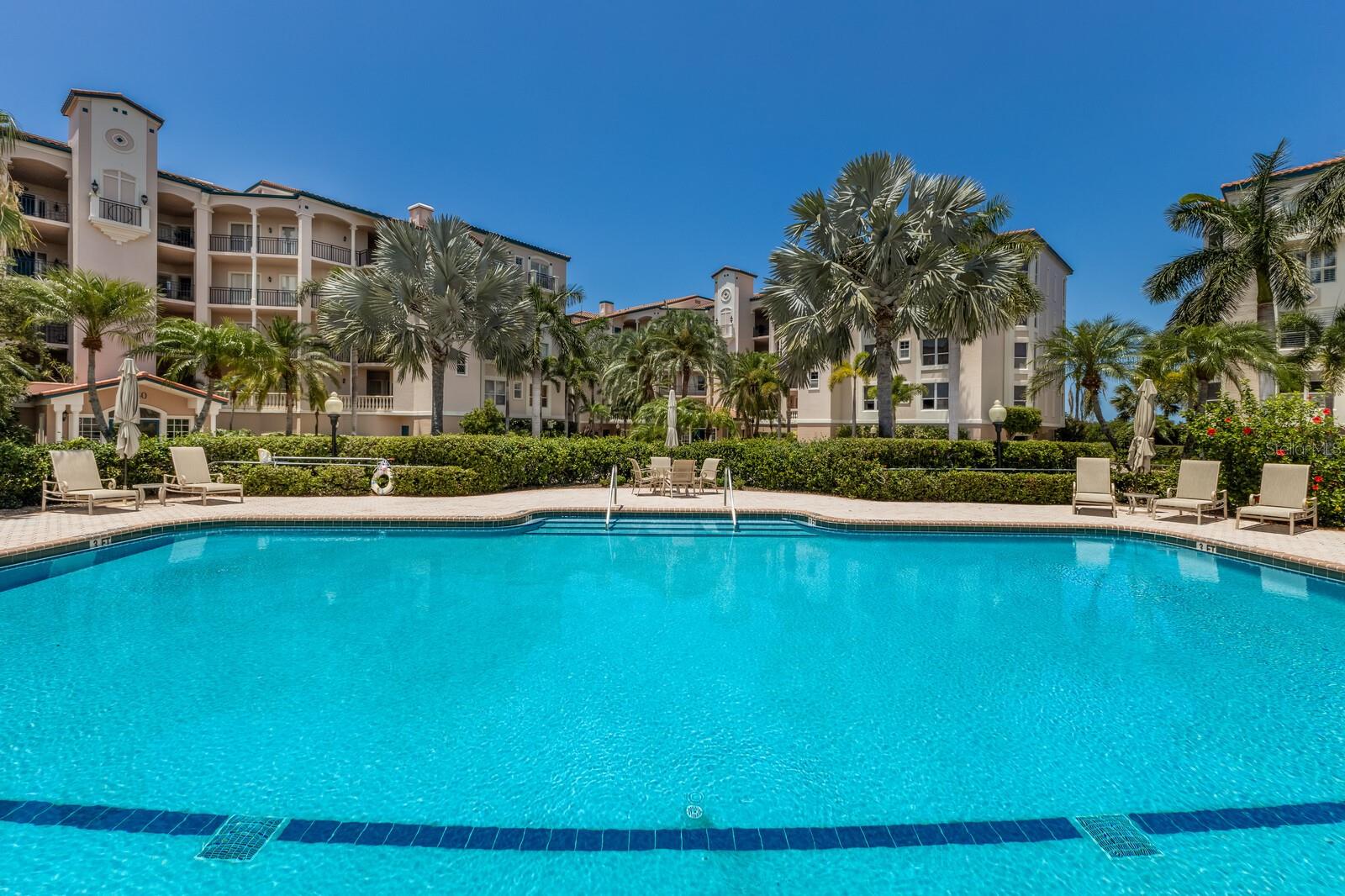 5420 EAGLES POINT CIR #304