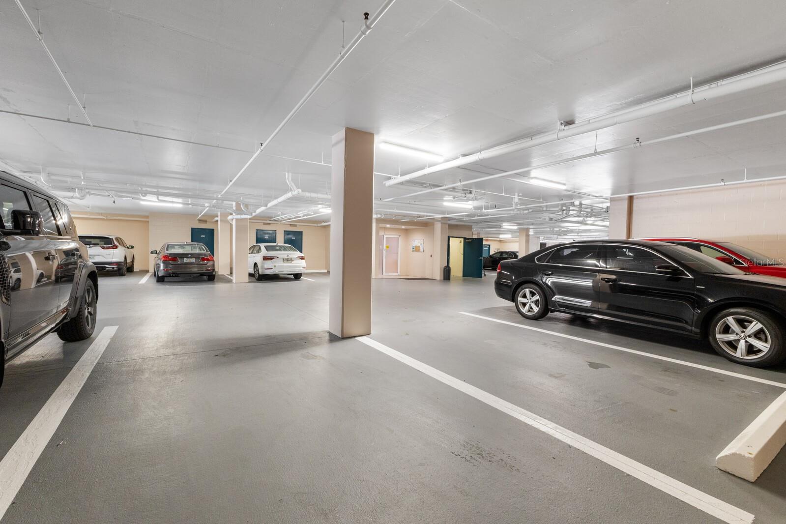 5420 EAGLES POINT CIR #304